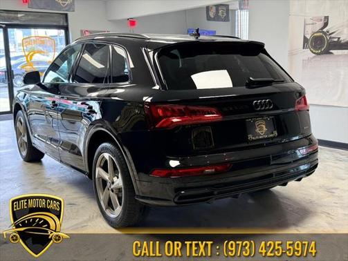 2020 Audi Q5 45 Titanium Premium