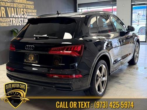 2020 Audi Q5 45 Titanium Premium