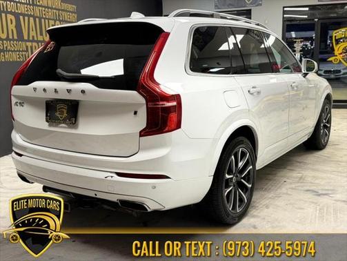 2016 Volvo XC90 T6 Momentum