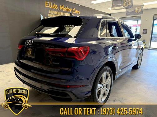 Navarra Blue Metallic 2022 Audi Q3 45 S line Premium