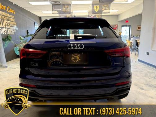 Navarra Blue Metallic 2022 Audi Q3 45 S line Premium