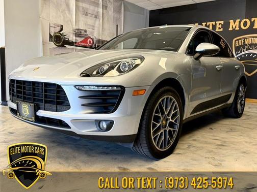 Rhodium Silver Metallic 2018 Porsche Macan Macan Sport Edition