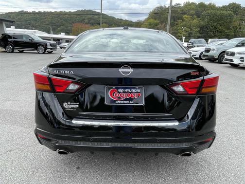 2023 Nissan Altima SR FWD