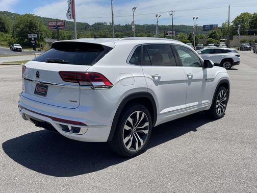Opal White 2023 Volkswagen Atlas Cross Sport 3.6L V6 SEL Premium R-Line
