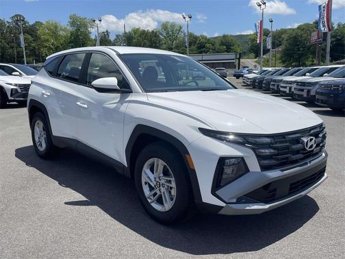 2025 Hyundai TUCSON SE