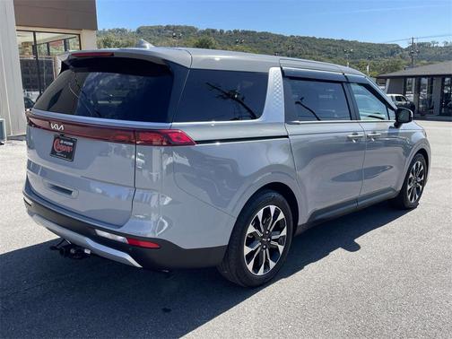 2024 Kia Carnival EX