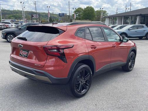 Cayenne Orange Metallic 2024 Chevrolet Trax FWD ACTIV