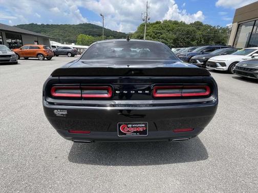 2016 Dodge Challenger SXT