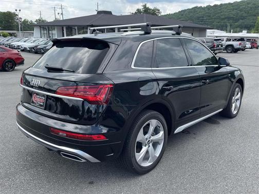 2022 Audi Q5 45 S line Premium Plus