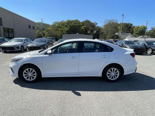 2024 Kia Forte LX