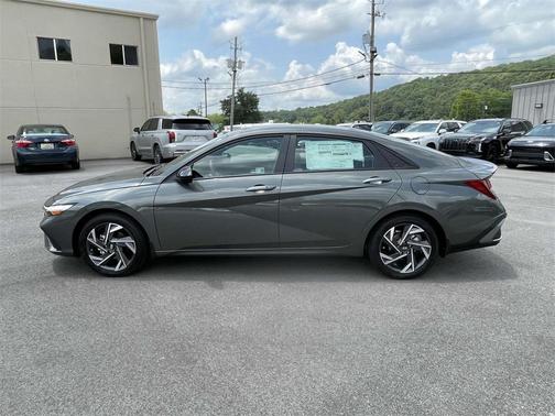 2025 Hyundai ELANTRA Sport