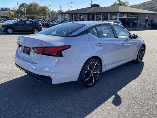 2024 Nissan Altima SR FWD