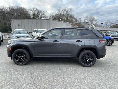 2022 Jeep Grand Cherokee Altitude