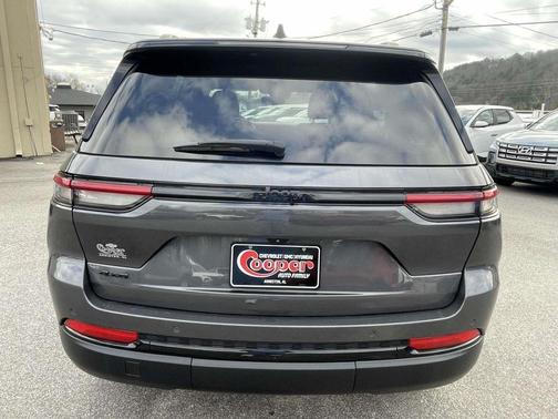 2022 Jeep Grand Cherokee Altitude