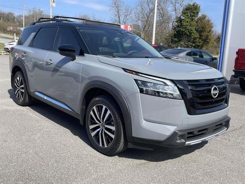2024 Nissan Pathfinder Platinum FWD