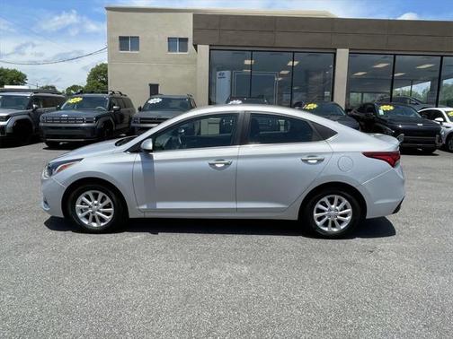 2022 Hyundai Accent SEL