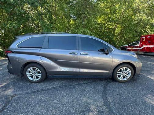 Predawn Gray Mica 2021 Toyota Sienna XSE 7 Passenger