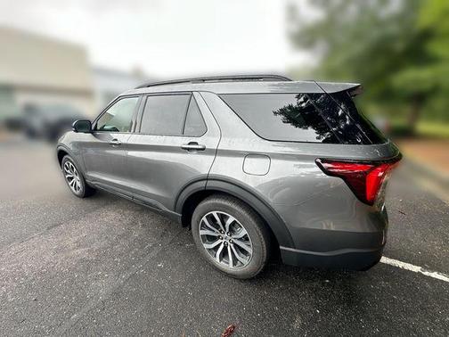 CARBONIZED GRAY METALLIC 2025 Ford Explorer ST-Line