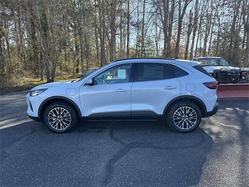 2026 Ford Escape PHEV SE