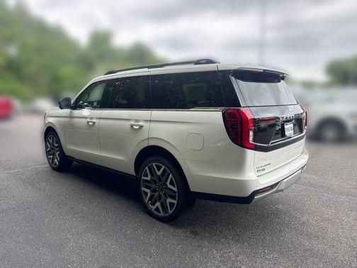 STAR WHITE MET TRI-COAT 2026 Ford Expedition Platinum
