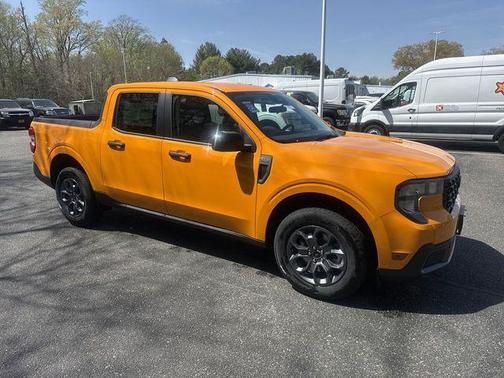 ORANGE FURY METALLIC TRI-COAT 2026 Ford Maverick XLT