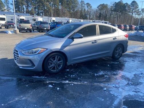 2017 Hyundai ELANTRA SE