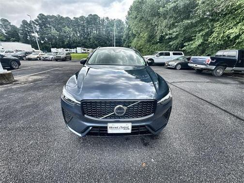 2024 Volvo XC60 B5 Plus Dark Theme