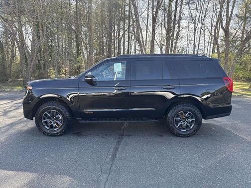 AGATE BLACK METALLIC 2026 Ford Expedition Tremor