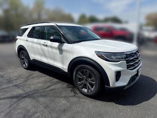 STAR WHITE MET TRI-COAT 2026 Ford Explorer Active w/200A Pkg