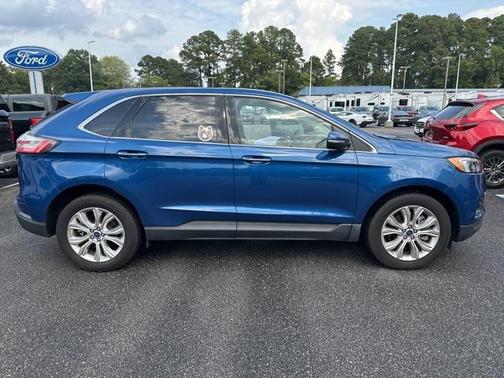 2022 Ford Edge Titanium