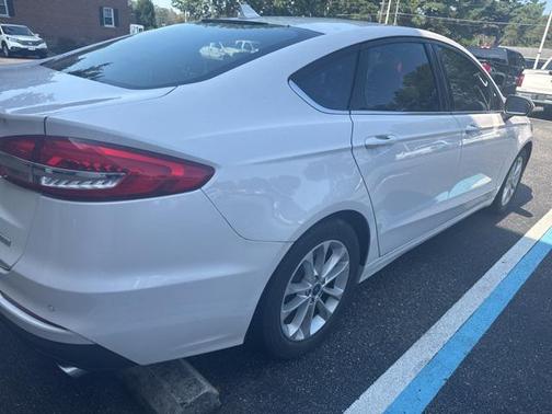 2020 Ford Fusion SE