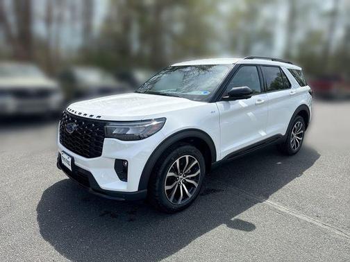 STAR WHITE MET TRI-COAT 2026 Ford Explorer ST-Line