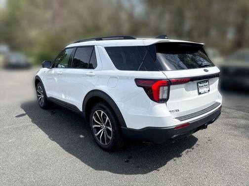 STAR WHITE MET TRI-COAT 2026 Ford Explorer ST-Line