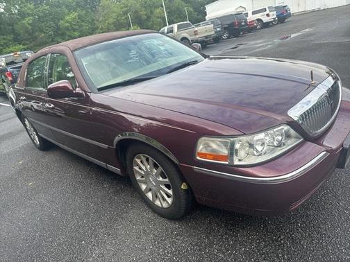 2006 Lincoln Town Car Signature