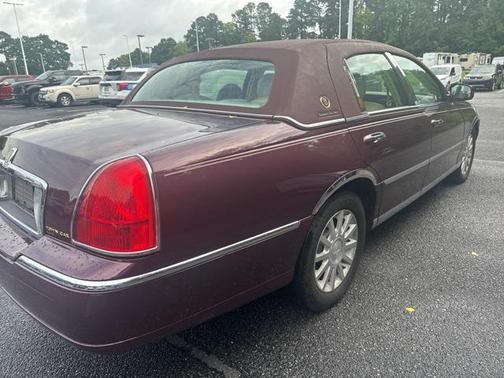 2006 Lincoln Town Car Signature
