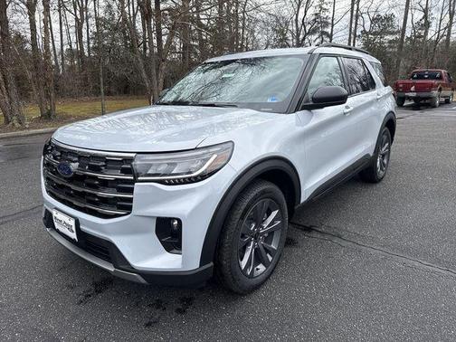 SPACE WHITE METALLIC 2026 Ford Explorer Active w/200A Pkg