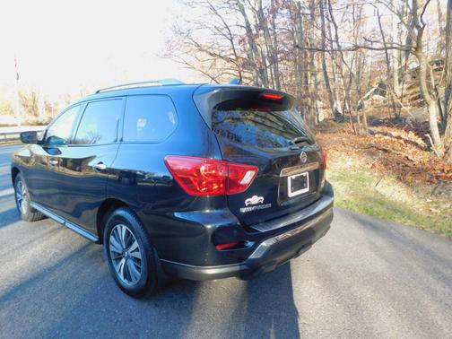 2019 Nissan Pathfinder S 4WD