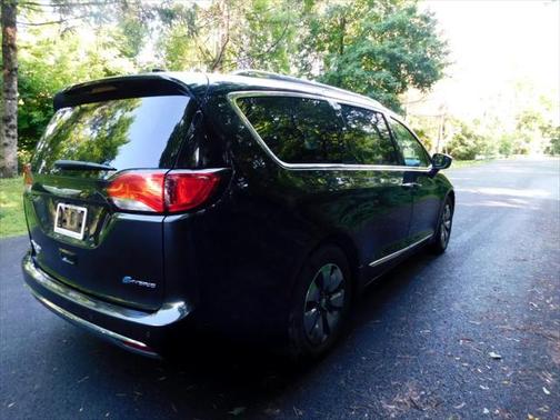 2018 Chrysler Pacifica Hybrid Limited