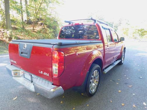 2009 Nissan Frontier LE Crew Cab