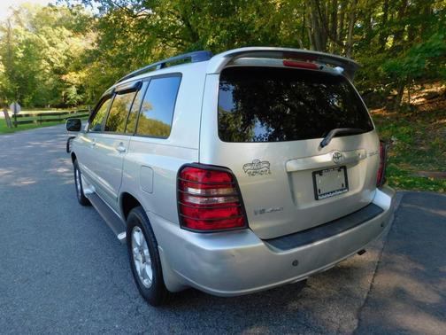 2003 Toyota Highlander Base