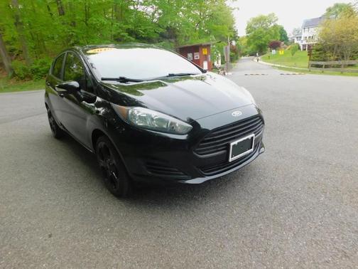 Black 2019 Ford Fiesta SE Hatchback