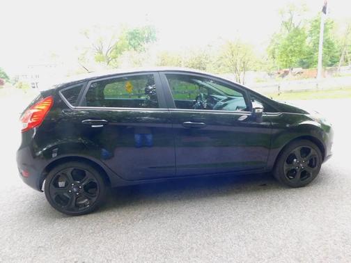 Black 2019 Ford Fiesta SE Hatchback