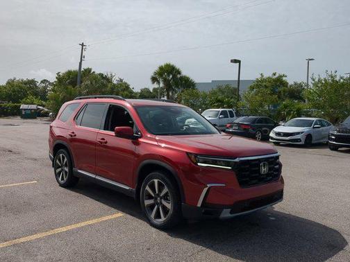 2025 Honda Pilot Touring 8-Passenger