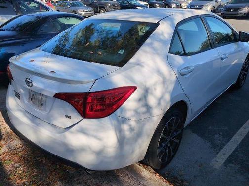 Super White 2017 Toyota Corolla SE