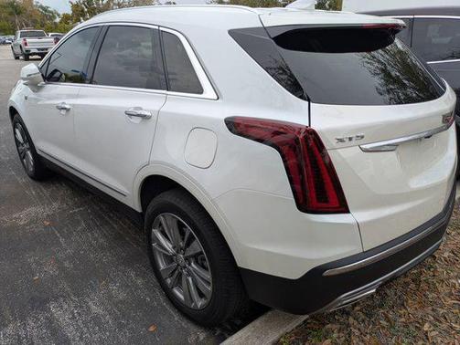 2022 Cadillac XT5 Premium Luxury