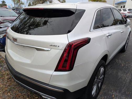 2022 Cadillac XT5 Premium Luxury
