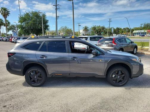 Magnetite Gray Metallic 2025 Subaru Outback Wilderness