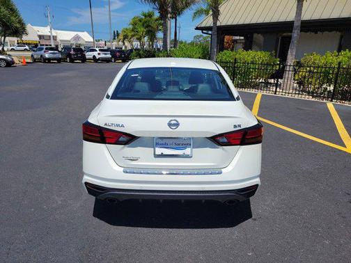 Pearl White Tricoat 2021 Nissan Altima SR FWD