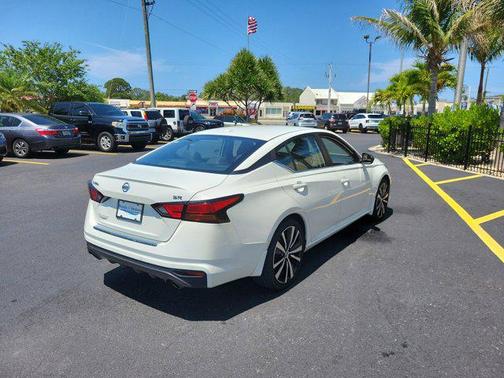 Pearl White Tricoat 2021 Nissan Altima SR FWD