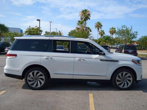 2023 Lincoln Navigator Reserve